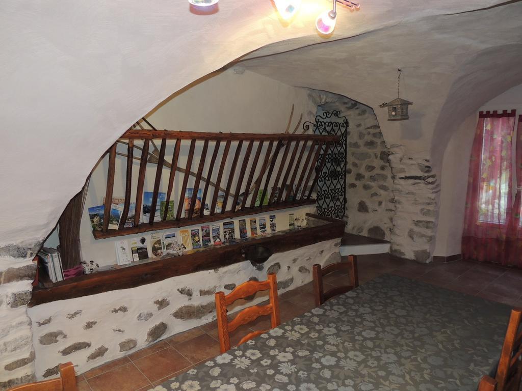 Chambres D'Hotes La Dorgisane Venterol  Екстер'єр фото